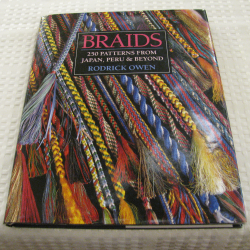 Braids -250 Patterns from Japan, Peru & Beyond by Rodrick Owen (HC, 1995) | Books & More Bookstore